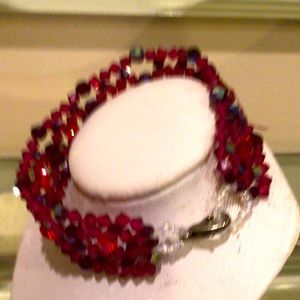 🛍️2 for$35🛍️NWOT Crystal red with black artisan bracelet